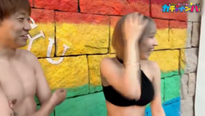 夏満喫！アパレル美女のGカップ水着、海辺で乱れ咲く