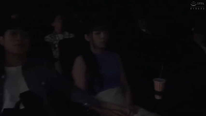 映画館で淫らな上映会、挿れ放題の快楽